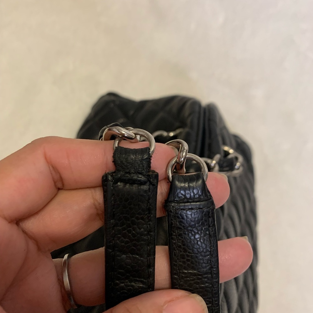 Authentic Chanel chain shoulder bag. - Picture 15 of 16